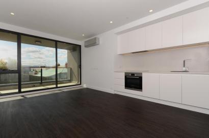 Walnut Park Apartment
